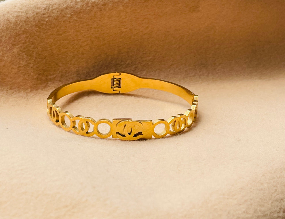 F2968C23-A31F-4EA5-95F8-16F3AEC29DF1